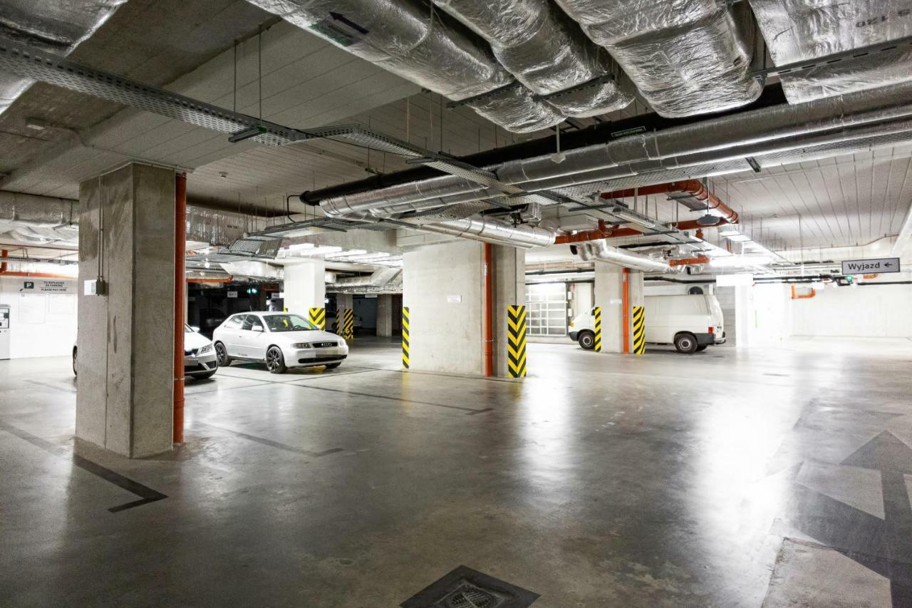 Apartment Walonska With Free Parking Wroclaw By Noclegi Renters エクステリア 写真