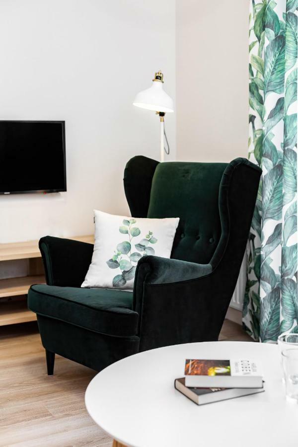 Apartment Walonska With Free Parking Wroclaw By Noclegi Renters エクステリア 写真