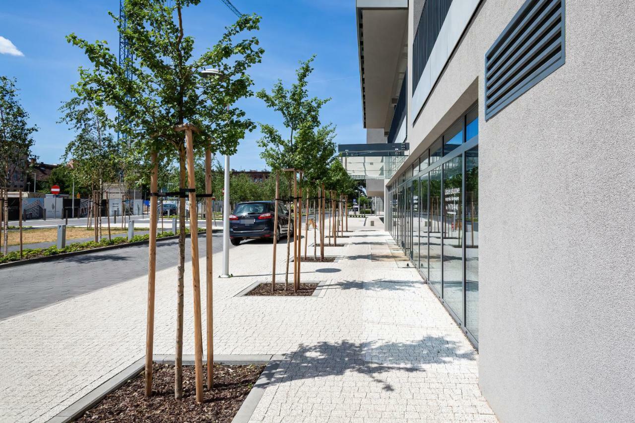 Apartment Walonska With Free Parking Wroclaw By Noclegi Renters エクステリア 写真