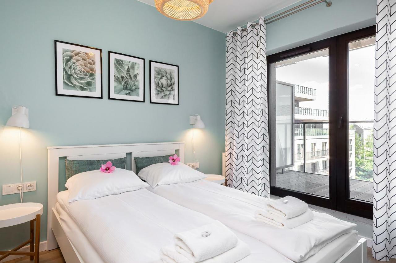 Apartment Walonska With Free Parking Wroclaw By Noclegi Renters エクステリア 写真